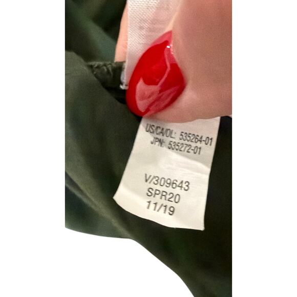 Banana Republic Puff Sleeve Crew Neck Tee Olive Green Size S EUC ✨ - Picture 8 of 8